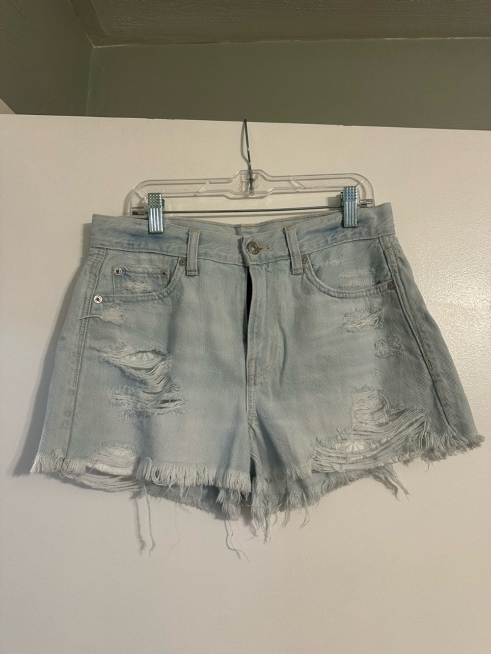 American Eagle Super Hi-Rise Festival Light Wash Jean Shorts, Size 2